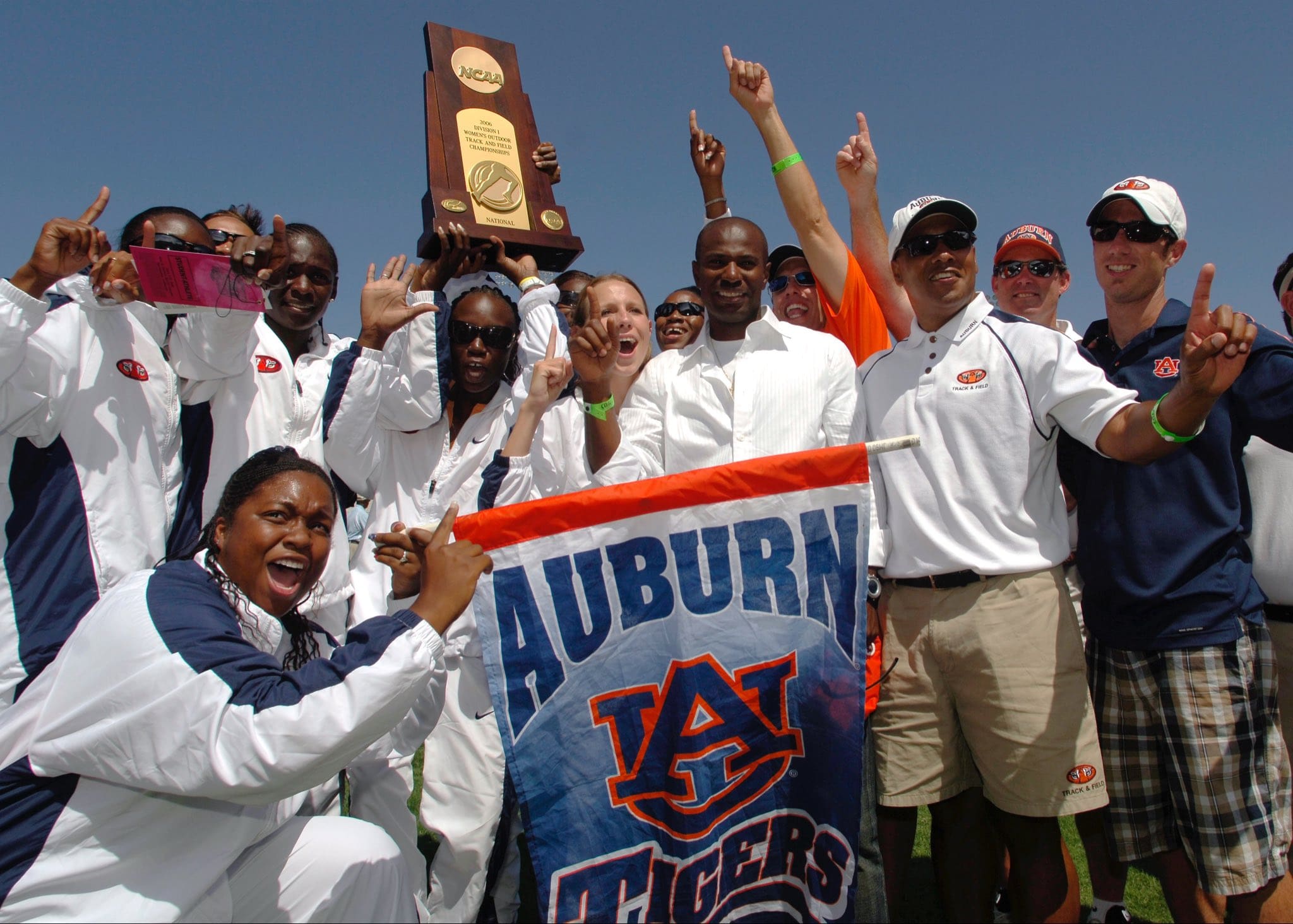 MGE7eSOg7pqI-2006-6-10-national-championship-celebration-Auburn-Athletics.jpg